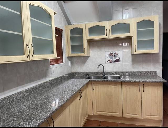 3 BEDROOM HOUSE FOR SALE IN VANDERBIJLPARK SE 2